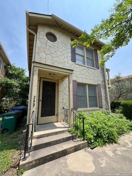 Building Photo - 249 E Lullwood Ave Rental