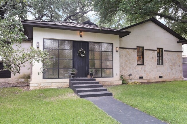 Photo - LUXURY 4-BEDROOM HOME IN ALAMO HEIGHTS