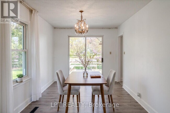 Photo - 1745 Ortona Ave