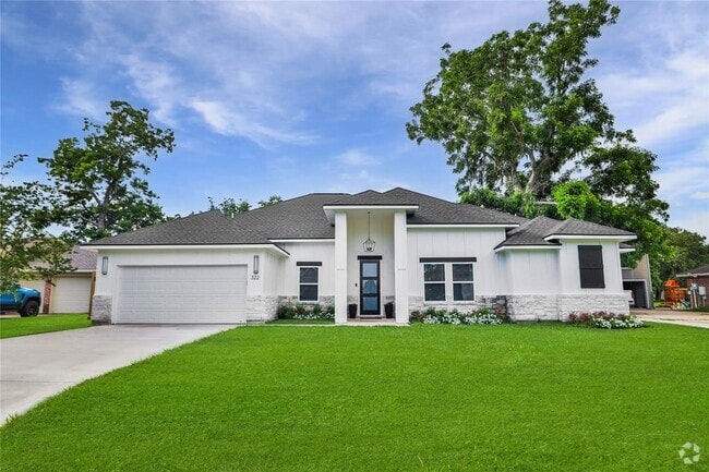 Building Photo - 322 S Amherst Dr Rental