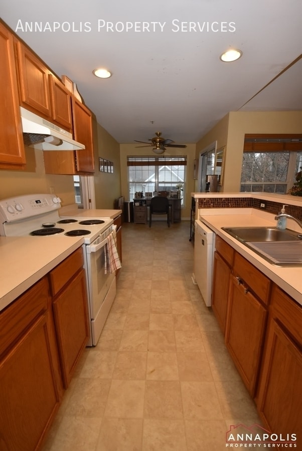 Photo - 2008 Peggy Stewart Way Unit 301