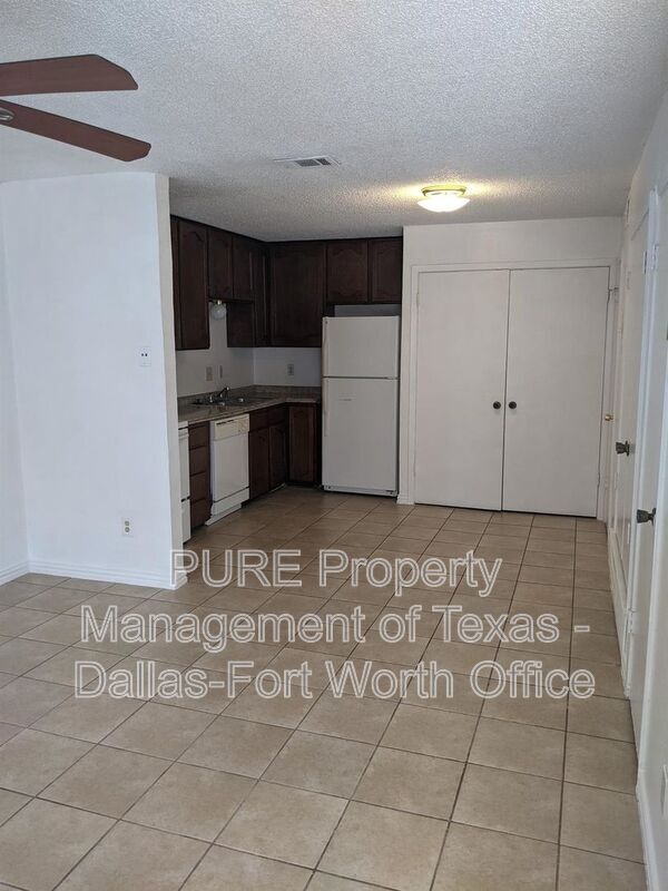 Photo - 901 S Mesquite B