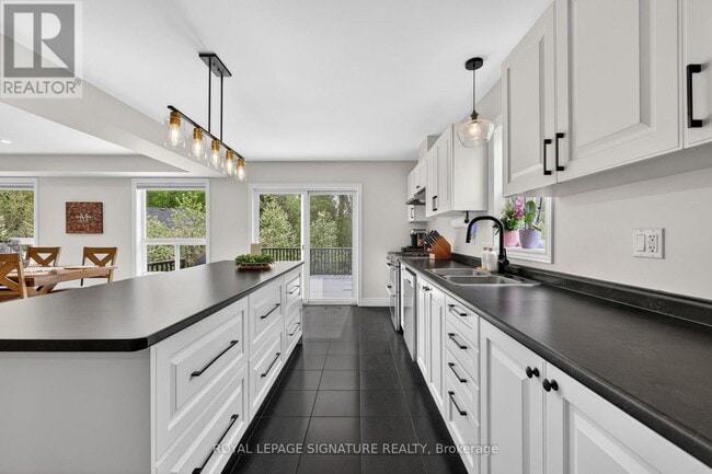 Photo - 340 Wild Rose Dr