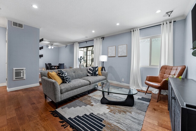 Building Photo - 200 Elm Ave Unit #15 Rental