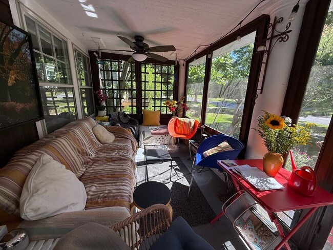 Photo - 2425 Demington Dr Unidad 2425 Demington Drive