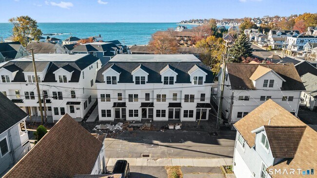 Building Photo - 29 Village Rd Unit 2