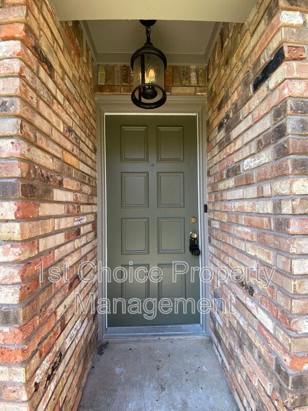 Photo - 2311 Kingsford Ct