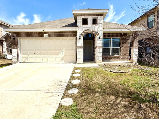 AVAILABLE NOW! 4 Bedroom / 3 Bath Home In ... - AVAILABLE NOW! 4 Bedroom / 3 Bath Home In ...