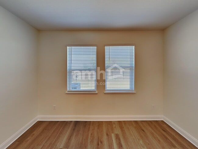 Photo - 1016 Grafton Ridge Dr