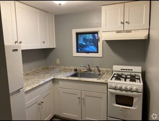 Building Photo - 714 Union St Rental