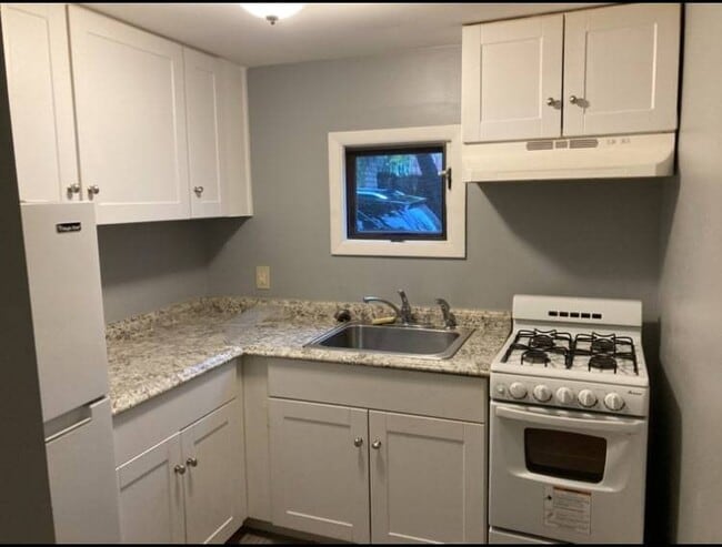 Building Photo - 714 Union St Rental