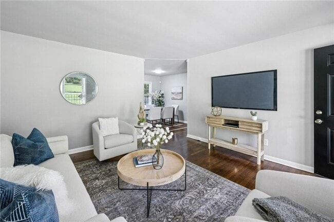 Photo - 3036 Will Rogers Pl SE