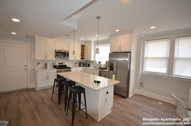 Building Photo - 124 Kenrick St Unit 1 Rental