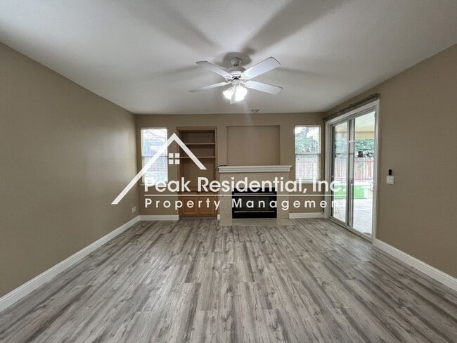 Photo - Beautiful Empire Ranch 5bd/3ba Home with 3 Car Garage - Must See