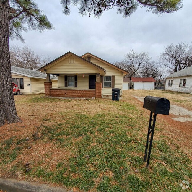 Building Photo - 3 Bedroom 1 Bath Home In Shawnee