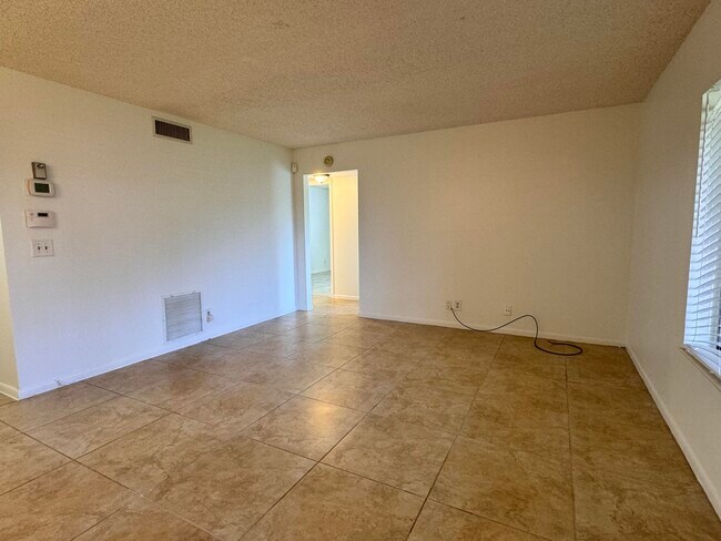 Photo - 539 Shady Pine Way Unit B1