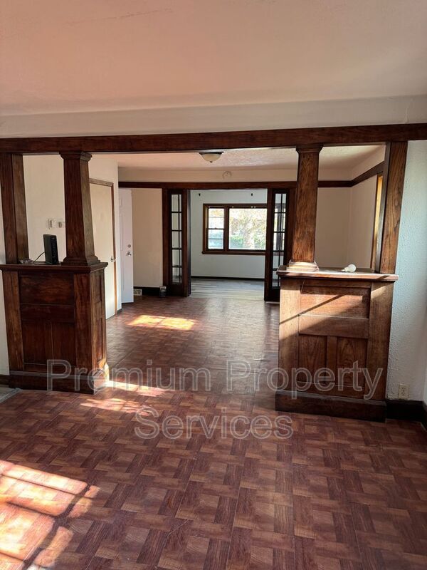 Building Photo - 203 Howard Ave