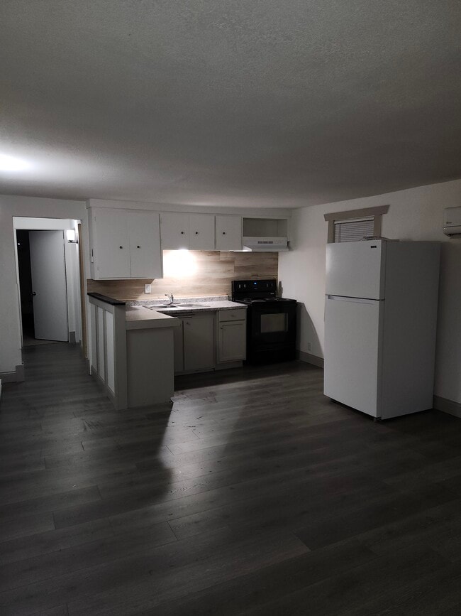 Photo - 166 S 1st St