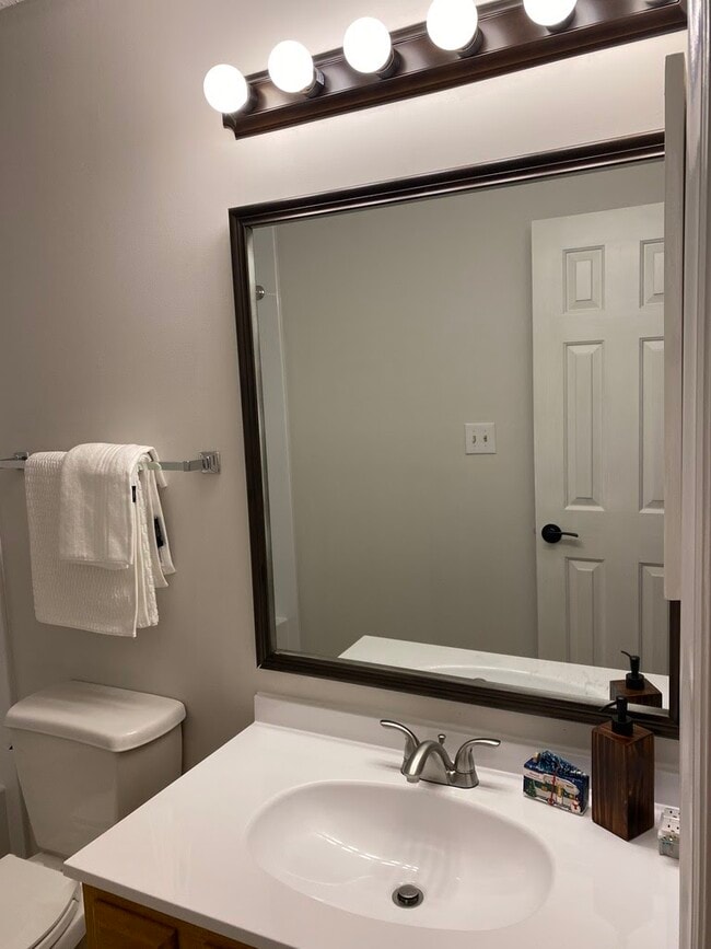 Photo - 118 W Skyhawk Dr