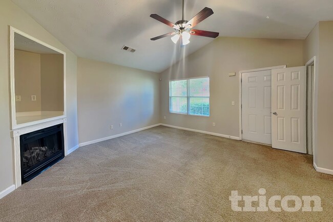 Photo - 613 Everlasting Way