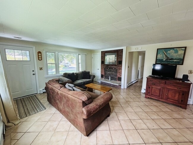 Photo - 64 Hemlock Ave