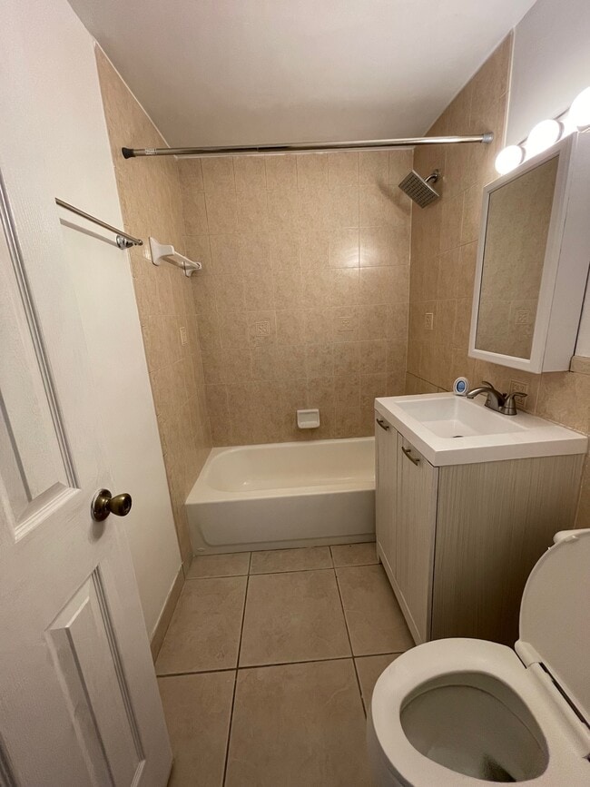 Building Photo - 1539 Magnolia Dr