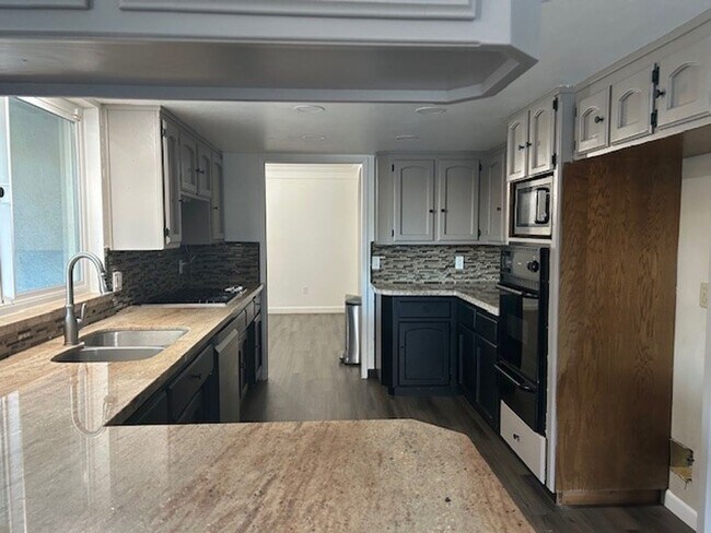 Photo - 9400 Hemingway Pl