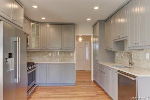 Photo - 190 Brompton Rd