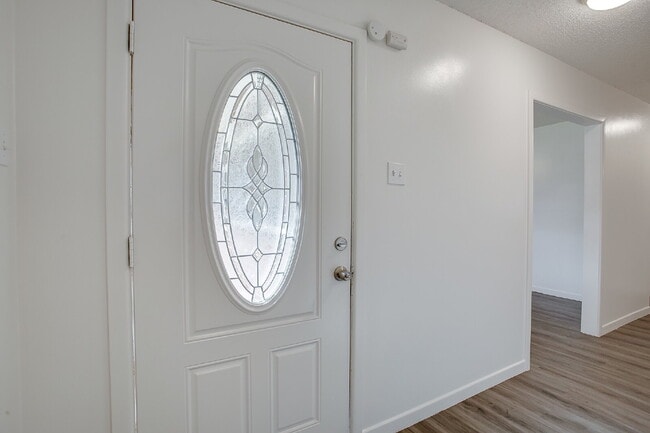 Photo - 3/2/2 in Established Neighborhood