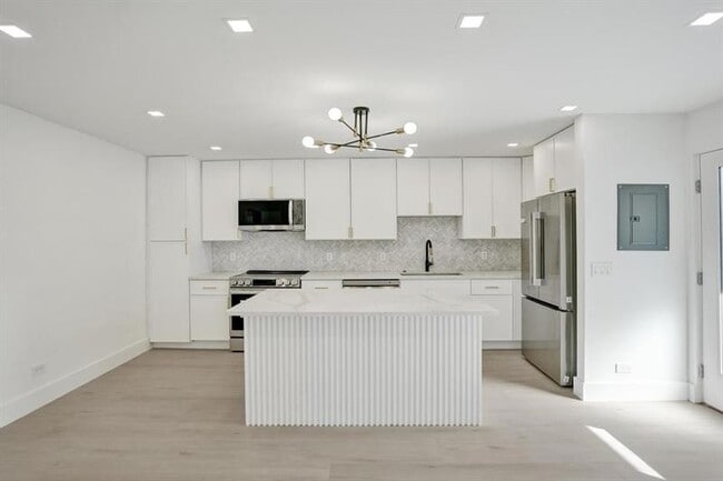 Photo - 840 SE 22nd Ave Unit 4