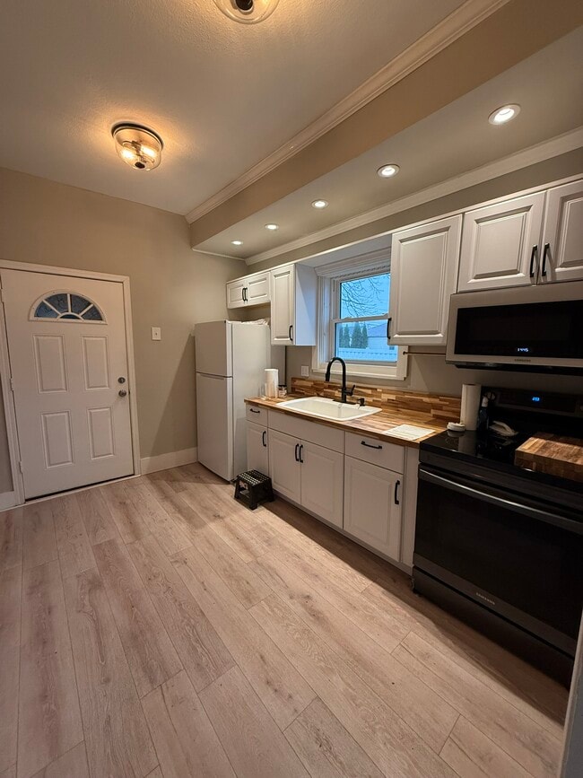 Building Photo - 512 S Randolph St Unit 1