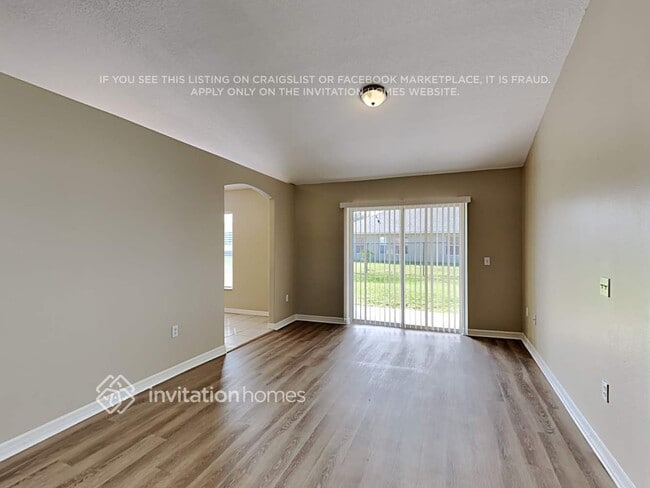 Photo - 327 Huron Dr