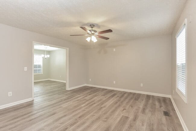 Photo - 1995 Bolden Dr