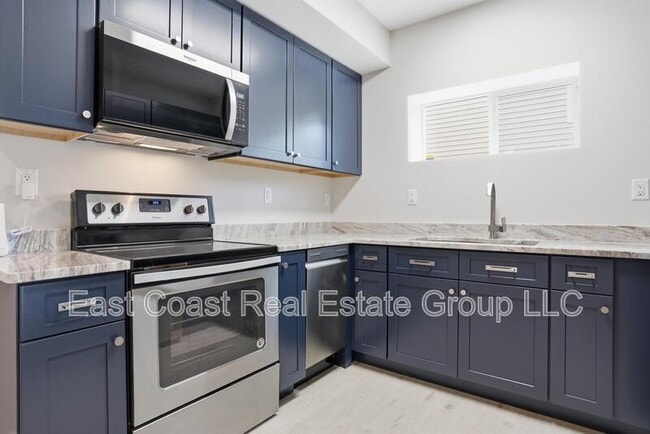 Photo - 530 N Third St B