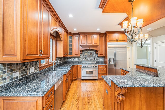 Photo - 361 S Elm St