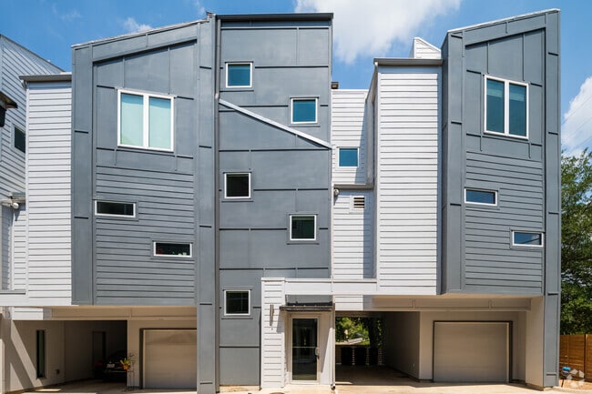 Photo - 1500 Summit St