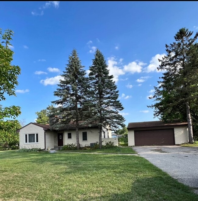 Building Photo - W6021 County Road OS Rental