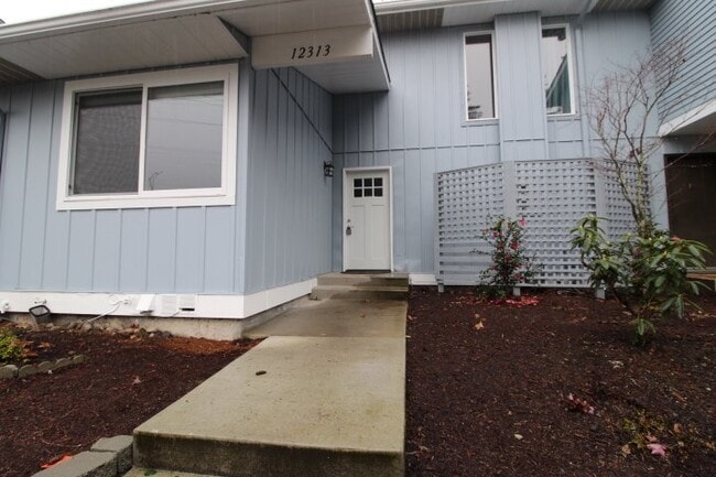 Photo - Charming 3 Bedroom Rental in Kirkland, WA ...
