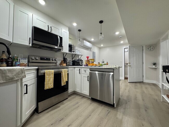 Photo - 58 Blue Hill Ave Unidad B