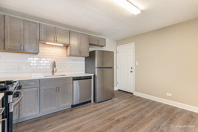 Photo - 7005 W Gunnison St