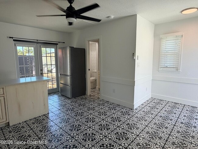 Photo - 1454 Guava Ave