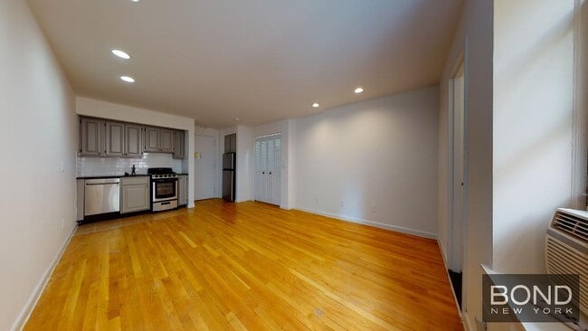 Building Photo - 30 Charlton St Unit 3C Rental
