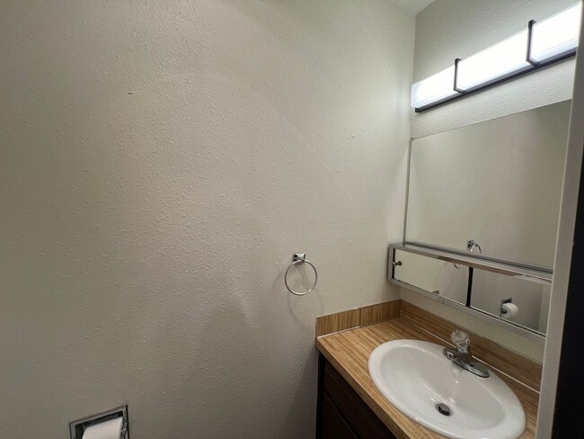 2111 Knox Ave Unit 6