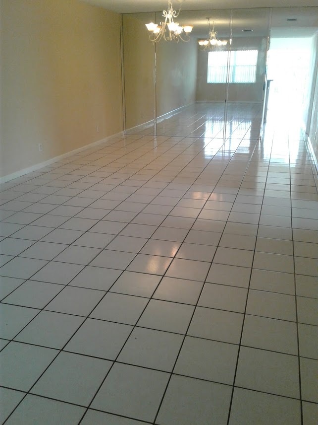 living room - 4113 NW 78th Ter