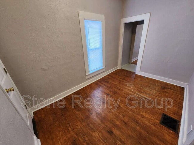 Photo - 233 S Lincoln St