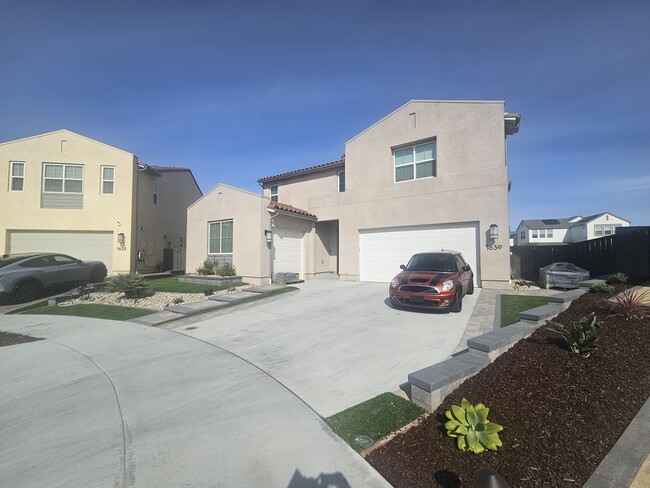 Building Photo - 1639 Corte Medialuna