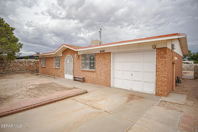 Building Photo - 8548 Arboleda Dr Rental