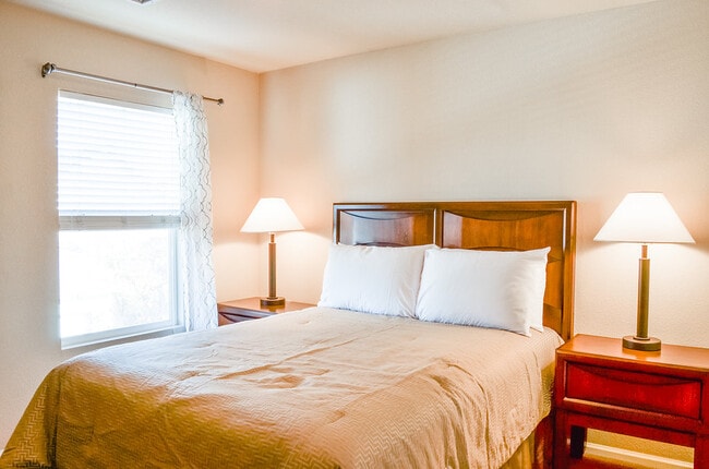 Photo - 3401 Florence Way