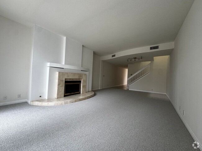 Building Photo - Large Updated Two-Story Townhouse For Rent