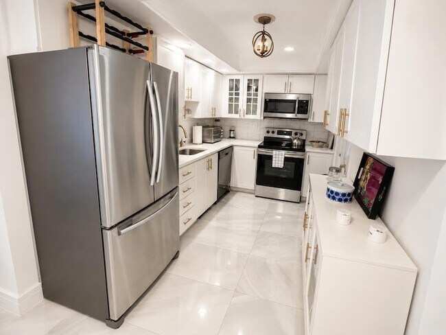5570 Tamberlane Cir Unit 0110